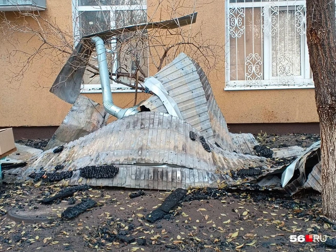 Альберт Юмадилов рассказал о ходе восстановления горевшего дома на проезде Больничном | Источник: Владислав Митрошин / 56.RU