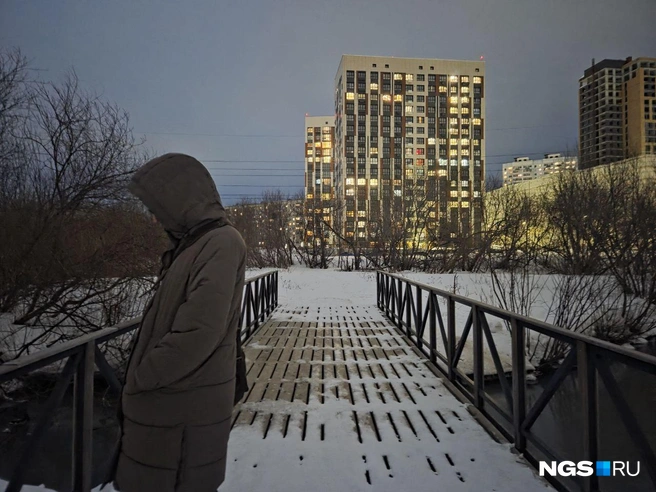 Многие проходят через парк в другие микрорайоны | Источник: Елизавета Шаталова / NGS.RU