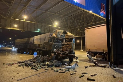 Тяжелый автопоезд врезался в грузовик на посту ДПС под Волгоградом