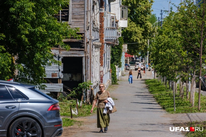 Общий вид улицы Гоголя: кажется, что это пригород, а не центр | Источник: Булат Салихов / UFA1.RU