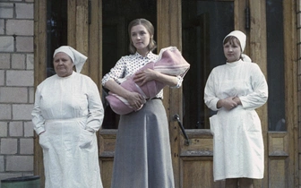 Как рожали в СССР: воспоминания мам и акушера