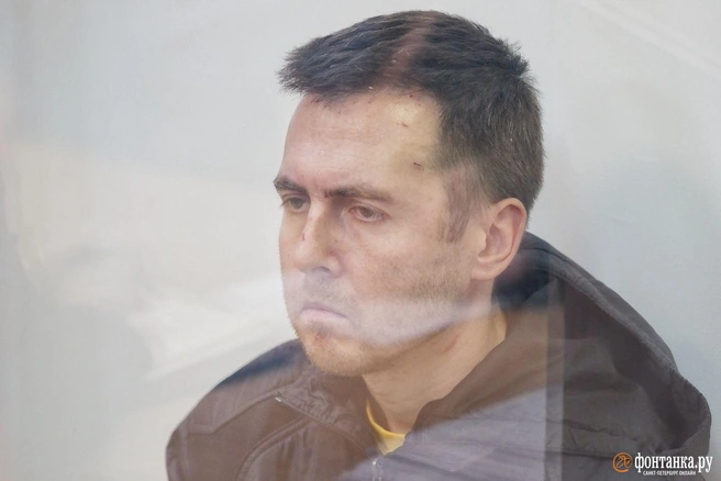 В Петербурге суд арестовал учителя, обвиняемого в двойном убийстве и покушении | Источник: Михаил Огнев / FONTANKA.RU