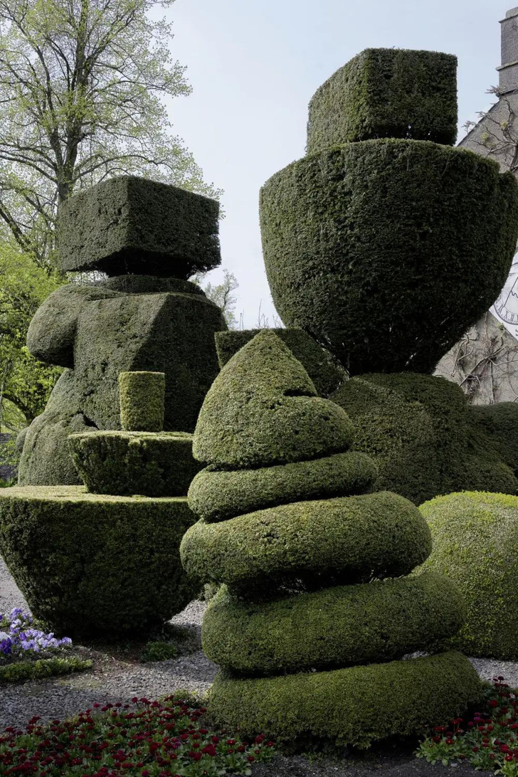 Стричь и поливать: трехсотлетний топиарный сад в Левенс-Холле