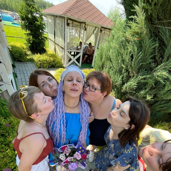 Ольга признается, что появившиеся в студенчестве друзья с ней на всю жизнь | Источник: Ольга Лифанова / vk.com