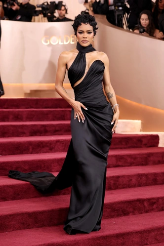 Как Тейяна Тейлор снова сделала открытый живот фэшн-заявлением: 30 лучших ее образов Как Тейяна Тейлор снова сделала открытый живот фэшн-заявлением: 30 лучших ее образов