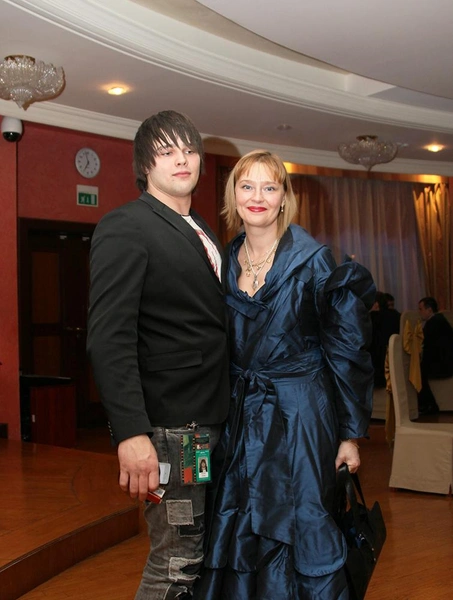 Артистка старалась уделять больше времени сыну, чем когда-то ее мама