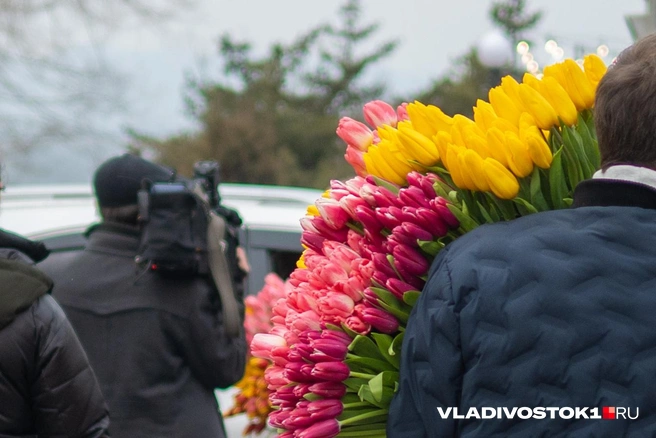 С праздником, милые дамы! | Источник: Елена Буйвол / VLADIVOSTOK1.RU