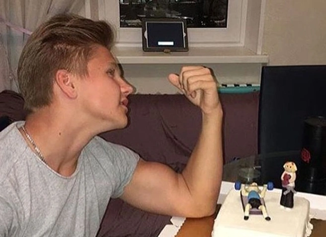 Продюсер «Ласкового мая» назвал причину смерти 16-летнего сына | ya62.ru