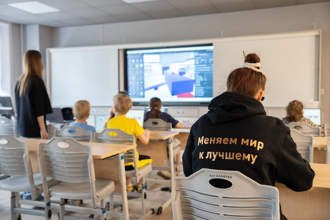 На образовательных интенсивах дети занимаются проектной, исследовательской и изобретательской деятельностью | Источник: ООО&nbsp;«Удоканская медь»