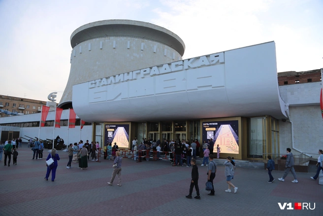 Чтобы попасть в панораму, приходилось отстоять очередь | Источник: Константин Завриков / V1.RU