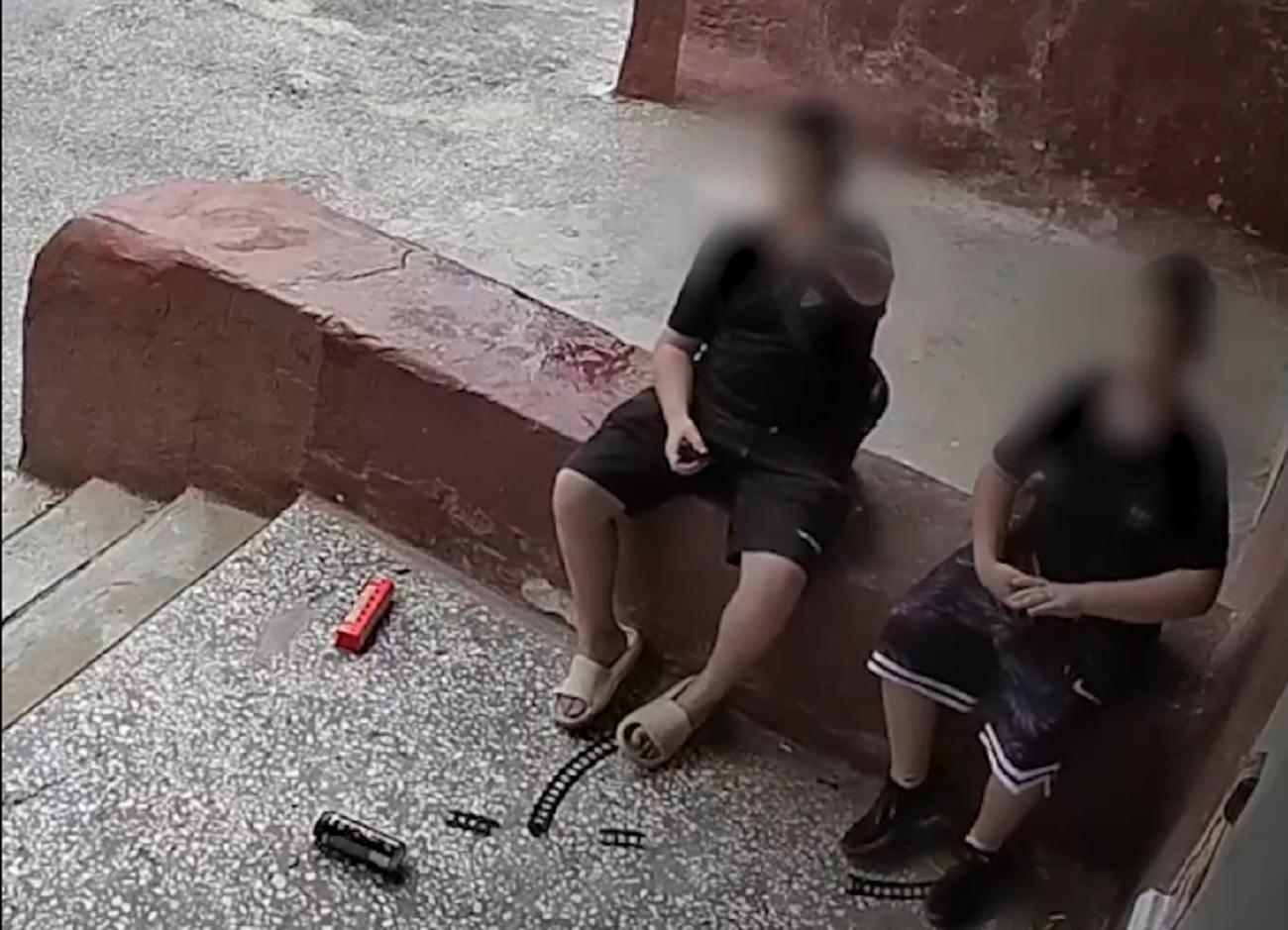«Смотри, как я…»: в Волгограде сняли на видео похождения двух юных вандалов