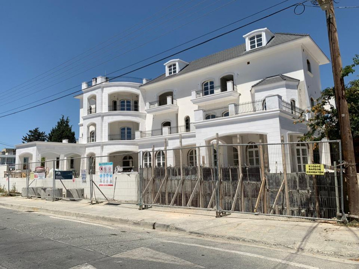 Пугачева и Галкин* уехали из Израиля на Кипр: как выглядит их особняк за 2,5 млн евро