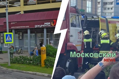 Иномарка влетела в здание МФЦ в Новой Москве