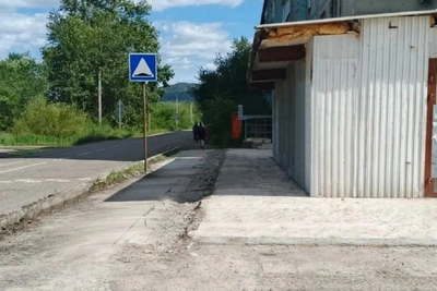 В Чите снесли самовольную пристройку к павильону