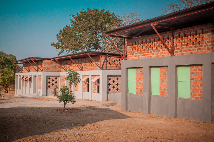 Кирпич + бетон: школа Замбии по проекту Caukin Studio