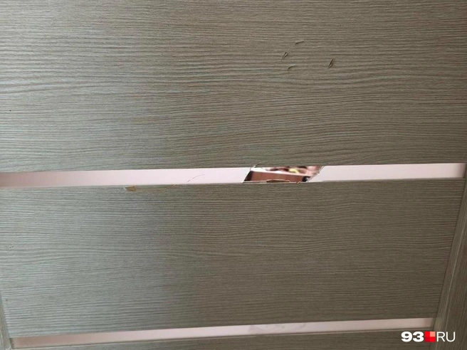 Досталось даже межкомнатным дверям | Источник: 93.RU