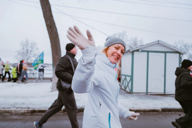 Все участники забега получили медали | Источник: Роман Микрюков