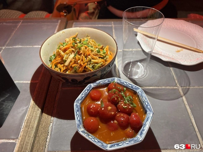 Основу меню составляет китайская кухня, команда делает акцент на традиционных блюдах  | Источник: Ксения Бирюкова / 63.RU 