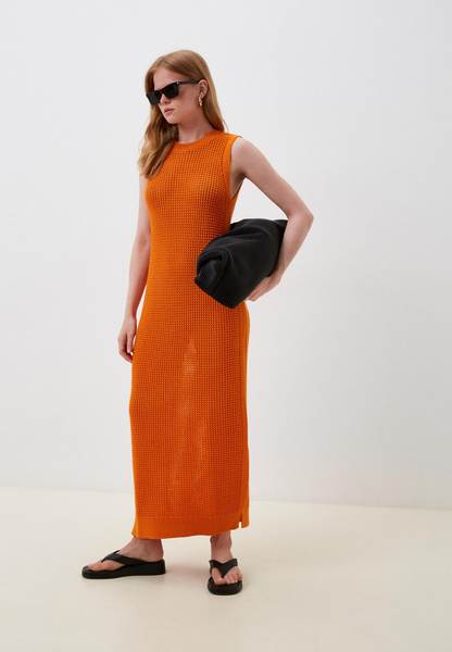 Трикотажное платье оранжевого цвета