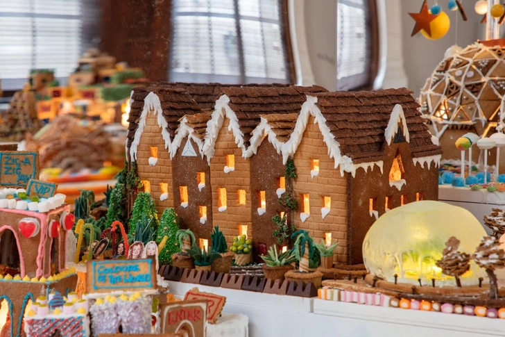 В Лондоне открылся «Пряничный город» — съедобный мегаполис, созданный архитекторами | Источник: Люк Хейс