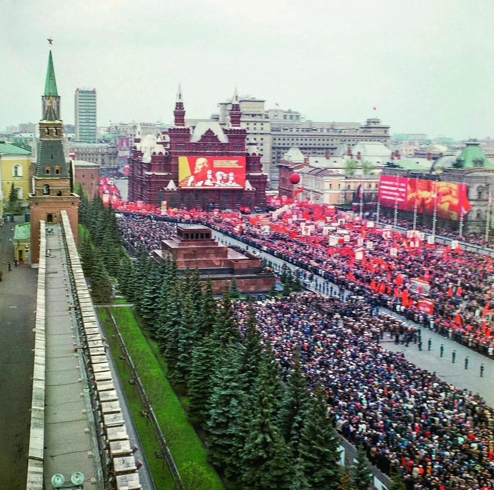 1973 год, первомайская демонстрация на Красной площади | Источник: Б. Ярославцев / Главархив Москвы