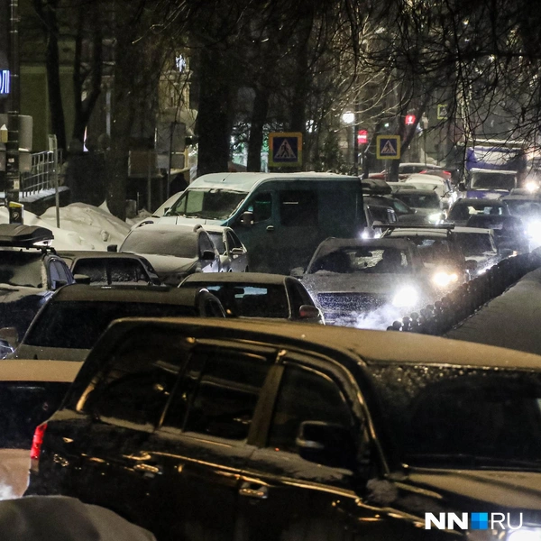 Стоят на Звездинке | Источник: Наталья Бурухина / NN.RU