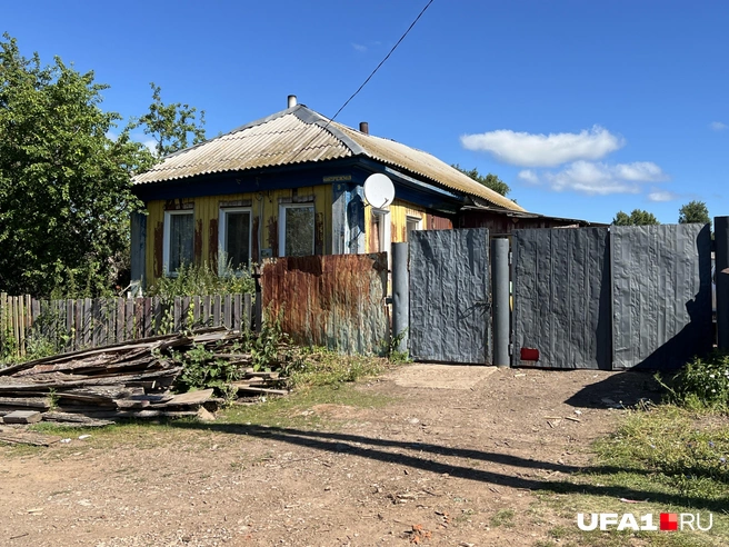 Видно, любят телевизор смотреть — ну а что еще в селе делать | Источник: Андрей Бирюков / UFA1.RU