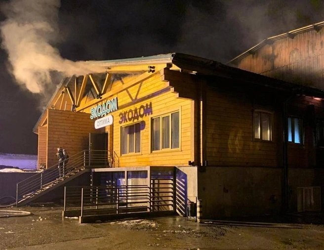 Огонь затронул офис компании «ЭкоДом Оптима» | Источник: Сергей Кременский
