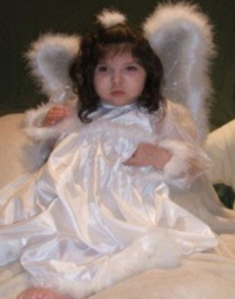 Так Алекс выглядела 10 лет назад | Источник: Daily Mail