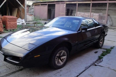 Pontiac Firebird 1992 года в Томске продают за 2 млн
