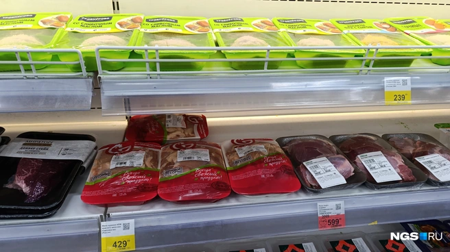 В «Ленте» пустоты нет, но курятина есть только в виде филе | Источник: Стас Соколов / NGS.RU