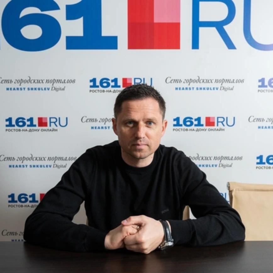 <p>Игорь Семшов </p>