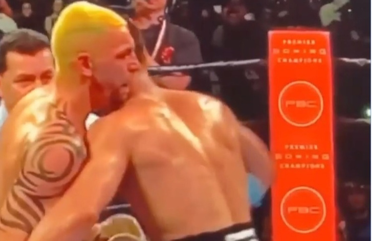 С кличем «Майк Тайсон!» украинский боксер попробовал укусить американского во время боя (видео)