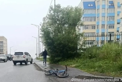 Ребенок на велосипеде попал под машину в Петропавловске