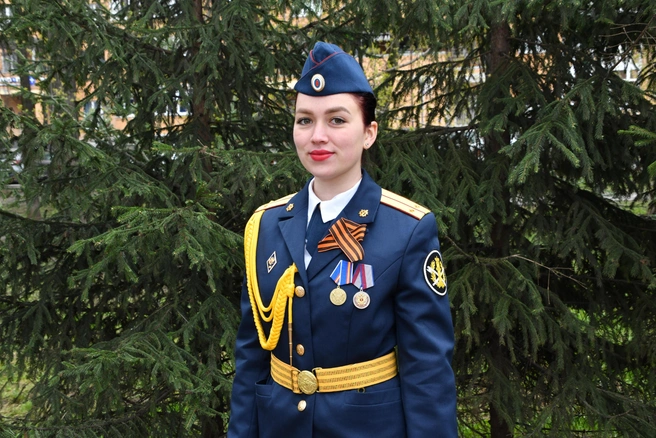 Кристина Трутнева мужественно прошагала в одной туфле до конца парада | Источник: пресс-служба ГУФСИН по Пермскому краю