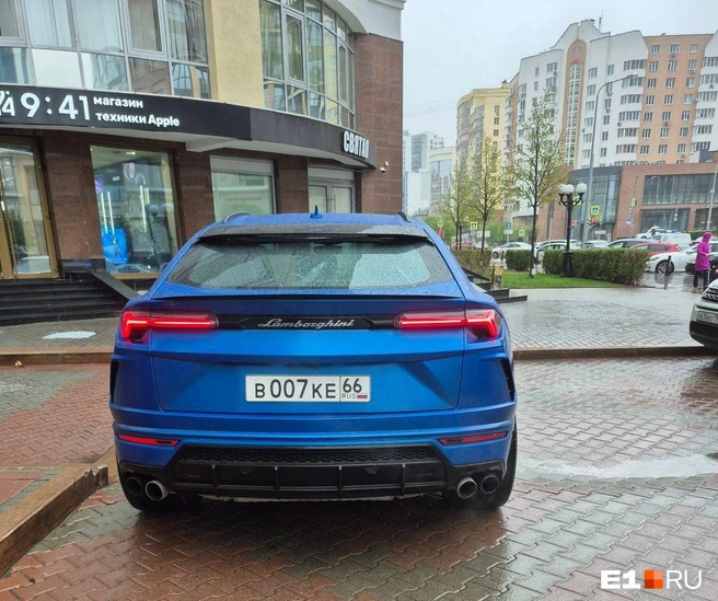 Lamborghini Urus с блатным номером, на котором угонял Сергей Красуцкий | Источник: nomerogram.ru