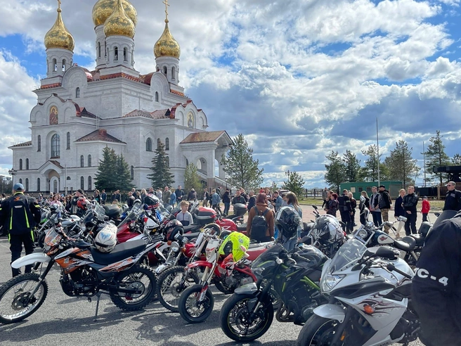 Байкеры Архангельска открыли мотосезон: показываем, как это было Столько самых разных байков можно увидеть только на открытии мотосезона | Источник: «Открытый Архангельск» / Vk.com