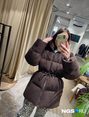 Пуховик средней длины из полушерсти, 42 890 рублей | Источник: Алена Золотухина / NGS.RU