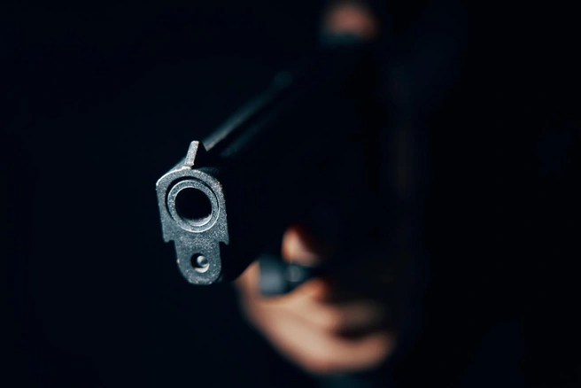Житель Гатчины пробудился от выстрела в висок | Источник: Savusia Konstantin / iStock