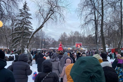 В Екатеринбурге на Масленицу собралась огромная толпа