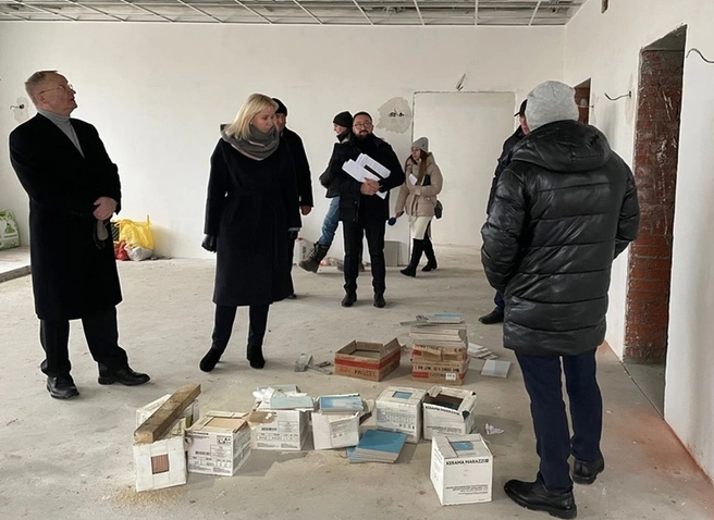 Заместитель председателя облдумы проверил строительство детсада в Рыбном | ya62.ru