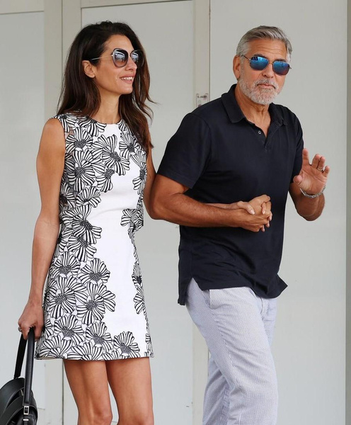 Рука об руку: Джордж и Амаль Клуни прибыли в Венецию
