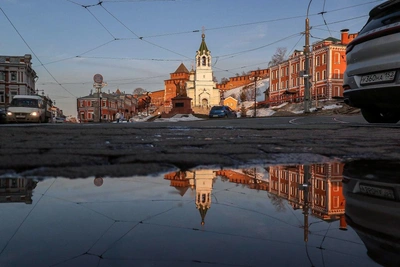 Нижний в Зазеркалье: город через лужи