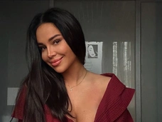 Колисниченко рассталась с бойфрендом, Хадижа из «Клона» распаковывает подарки на день рождения: соцсети звезд