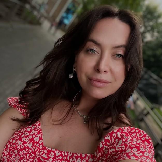 «У моей дочери теперь есть любящий папа»: Наталья Фриске вышла замуж — фото с регистрации брака