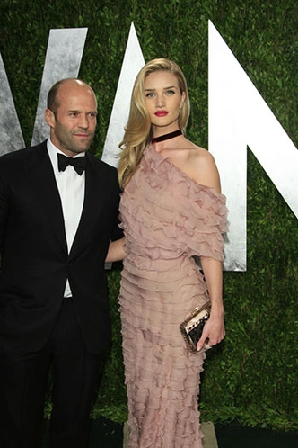 Джейсон Стэйтем (Jason Statham) с подругой Рози Хатйингтон-Уайтли (Rosie Huntington-Whiteley) на вечеринке Vanity Fair в честь окончания церемонии вручения Оскара, 24/02/2013