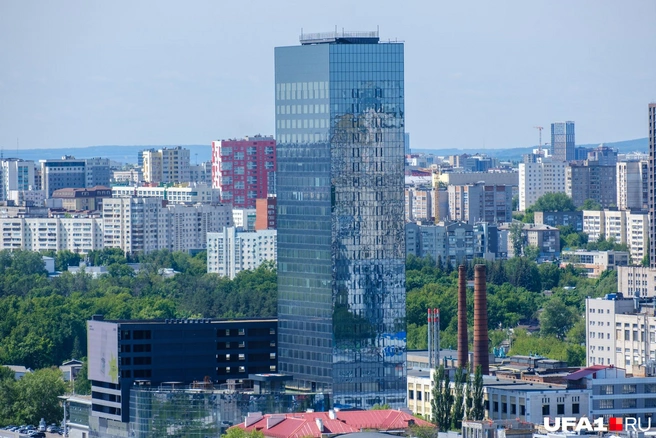 Ну прямо черный обелиск! | Источник: Булат Салихов / UFA1.RU
