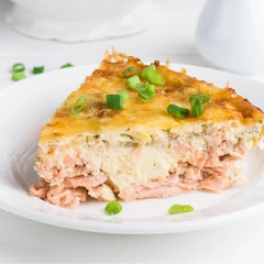 Заливной пирог с горбушей и картофелем, запеченный в духовке