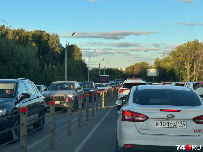 Если двигаетесь в этом направлении, готовьтесь постоять в пробке  | Источник: Михаил Шилкин
