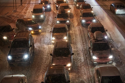 «Я хочу домой»: Новосибирск встал в вечерних пробках